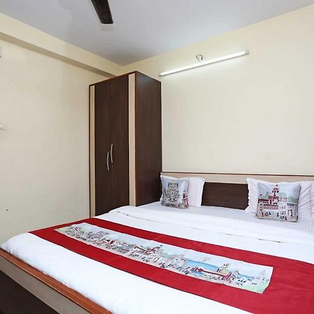 Hotel Oyo Royal Ruby Enclave à Purî Extérieur photo