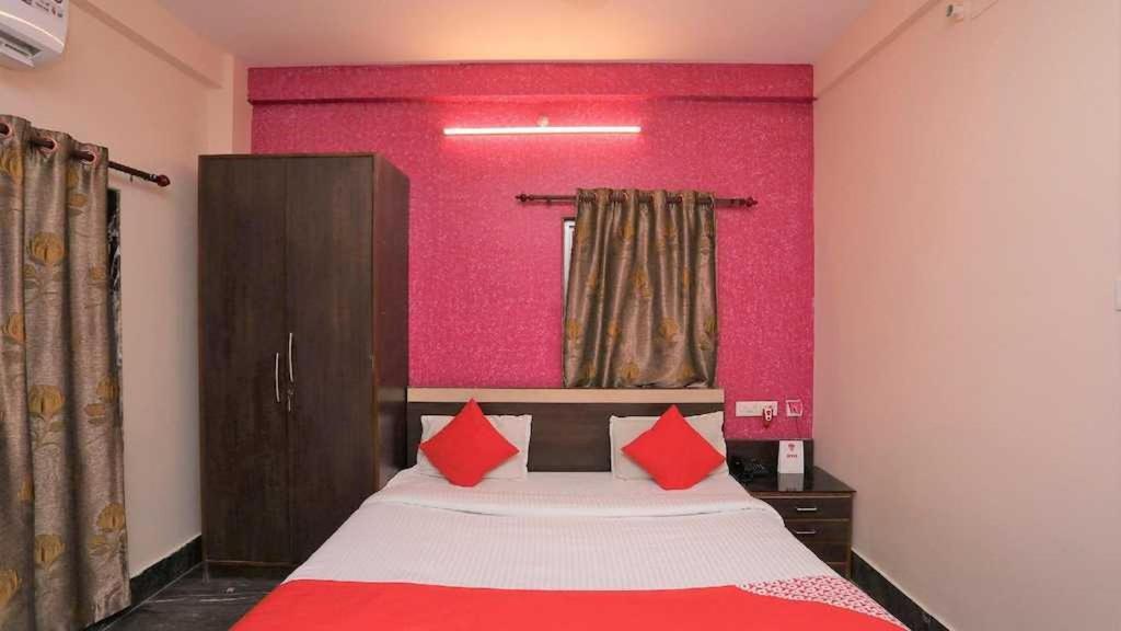Hotel Oyo Royal Ruby Enclave à Purî Extérieur photo